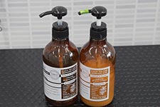 写真：シャンプー、トリートメント（ご持参してください）