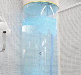 写真：急速給湯タワー